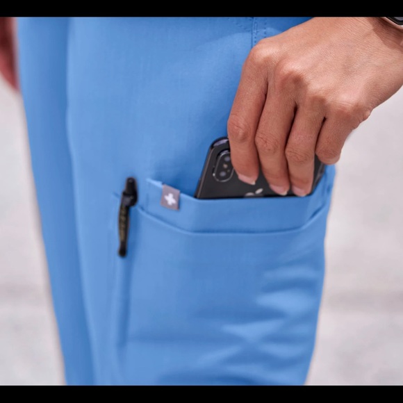 Figs Slate Yola Skinny scrub pants Petite Large - Picture 12 of 12